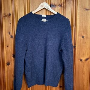 Article Men's Cashmere Deep Blue V-Neck Sweater